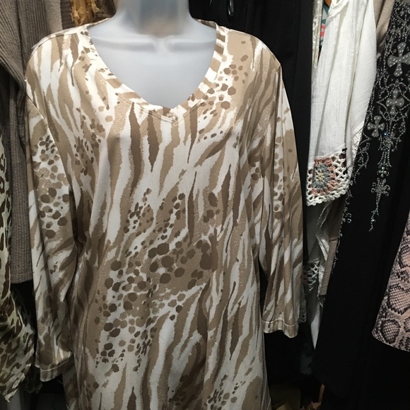 Chico’s Tunic Top Tan & White - Picture 1 of 6